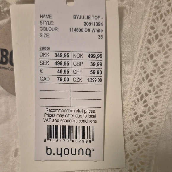 Chic White Ruffled Blouse - Picture 5 of 5